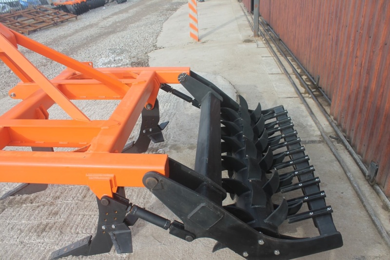 Плуг чизельный ПЧН-1,6 с зубчатым катком купить в Луганске – «БДН-АгроКубань», 9