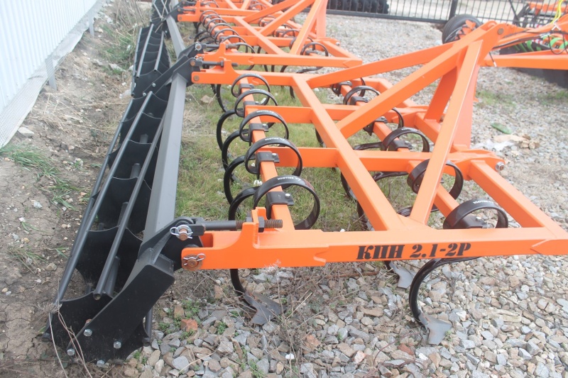 Культиватор универсальный марки КПН 2,1-2Р, 11 рабочих органов купить в Луганске – «БДН-АгроКубань», 2