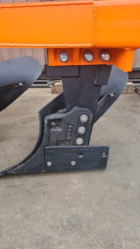 Плуг отвальный ПЛН 3-35 (3 корпуса) купить в Луганске – «БДН-АгроКубань», 3