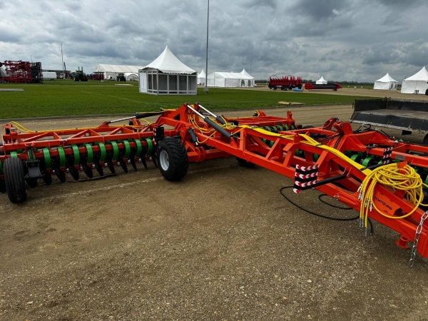 Лущильник мульчировщик дисковый прицепной «АВРОРА» ЛД-8Л (евро-складывание) ЛАФЕТ купить в Луганске – «БДН-АгроКубань», 2