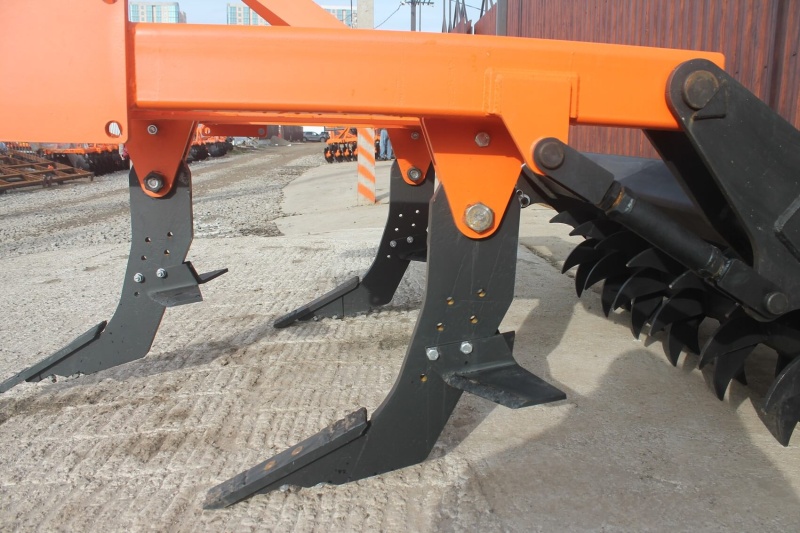 Плуг чизельный ПЧН-1,6 с зубчатым катком купить в Луганске – «БДН-АгроКубань», 11