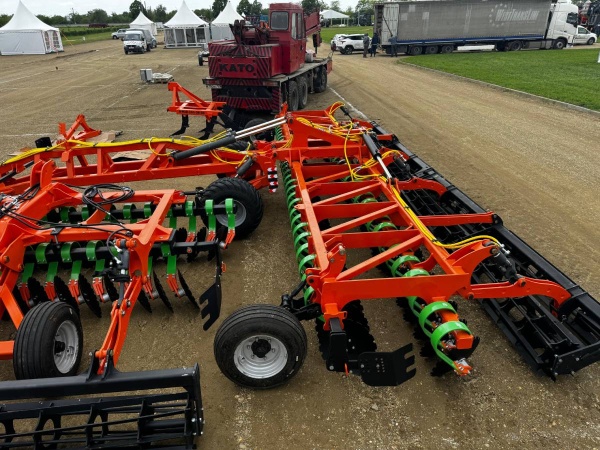 Лущильник мульчировщик дисковый прицепной «АВРОРА» ЛД-8Л (евро-складывание) ЛАФЕТ купить в Луганске – «БДН-АгроКубань», 3