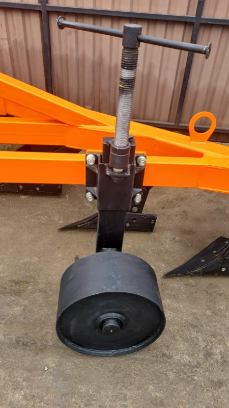 Плуг отвальный ПЛН 3-35 (3 корпуса) купить в Луганске – «БДН-АгроКубань», 4