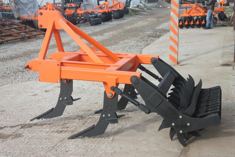 Плуг чизельный ПЧН-1,6 с зубчатым катком купить в Луганске – «БДН-АгроКубань», 4